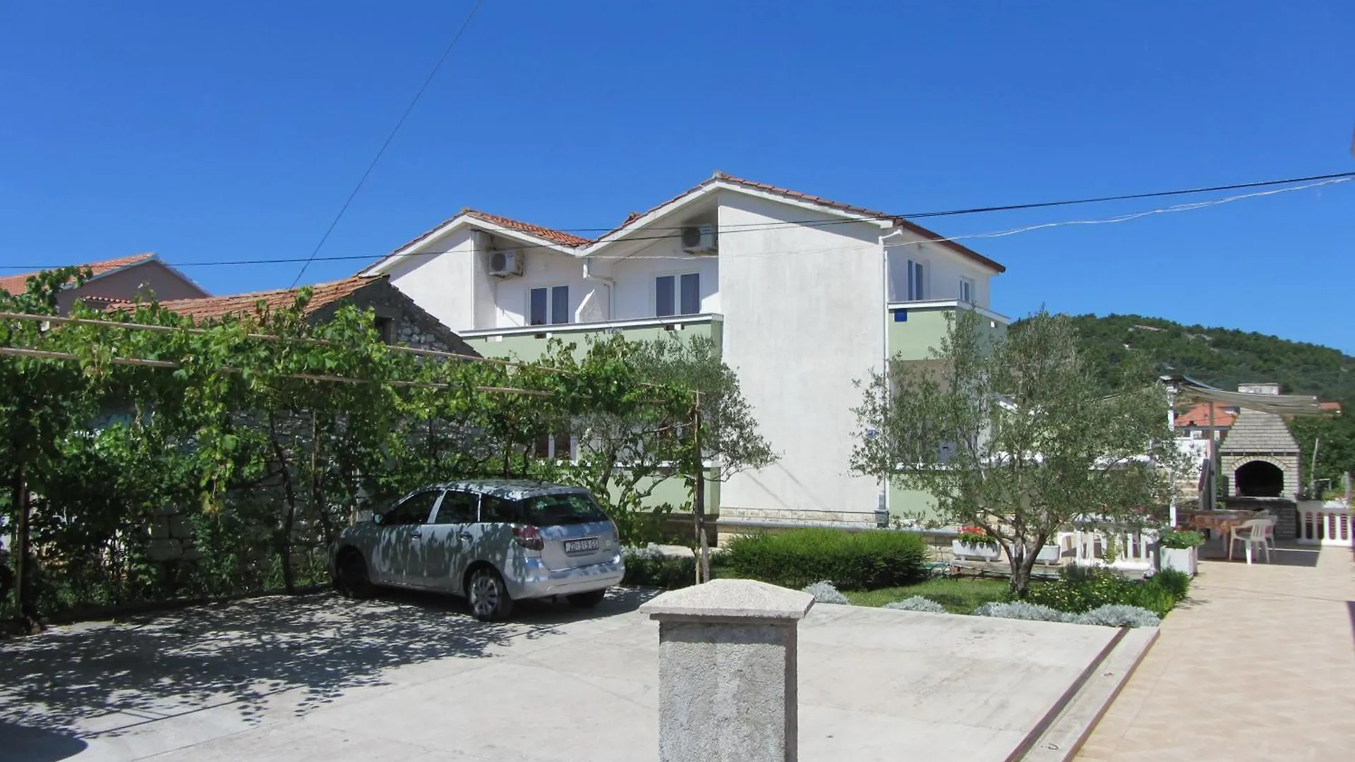Apartments Lonic Kukljica Croatia