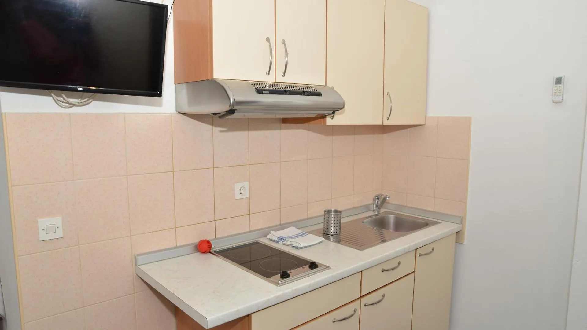 Apartments Lonic Kukljica