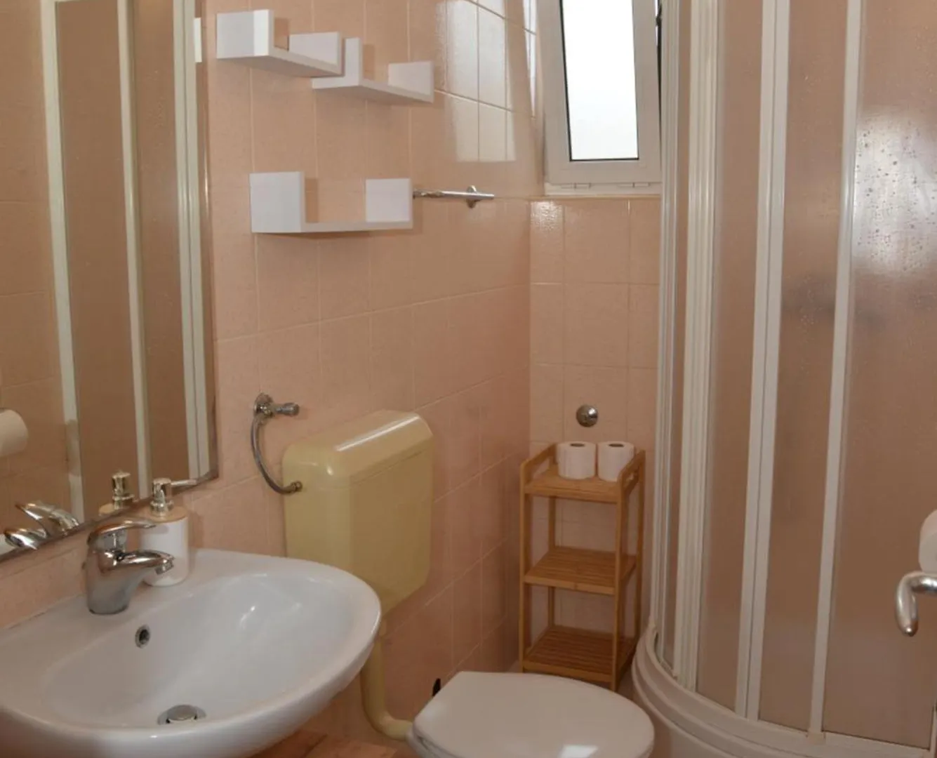 Apartments Lonic Kukljica Croatia