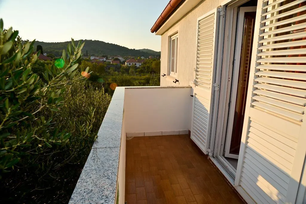 Apartments Lonic Kukljica