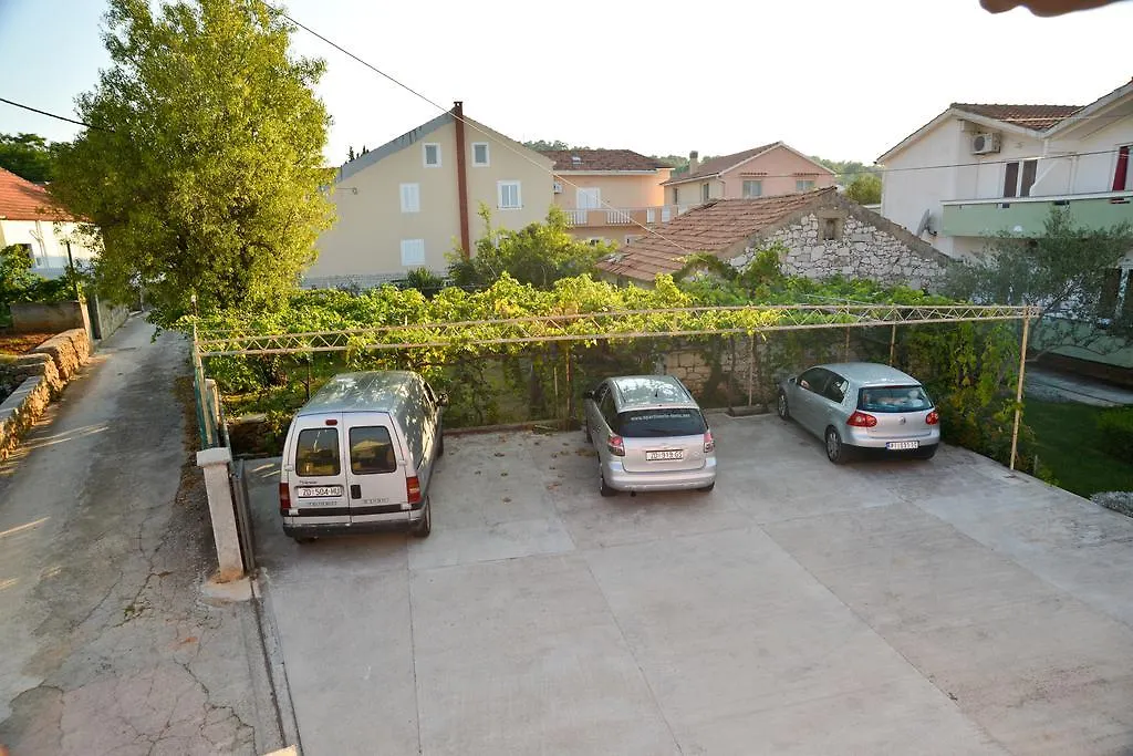 Apartments Lonic Kukljica