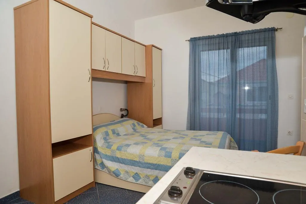 Apartments Lonic Kukljica 0*,