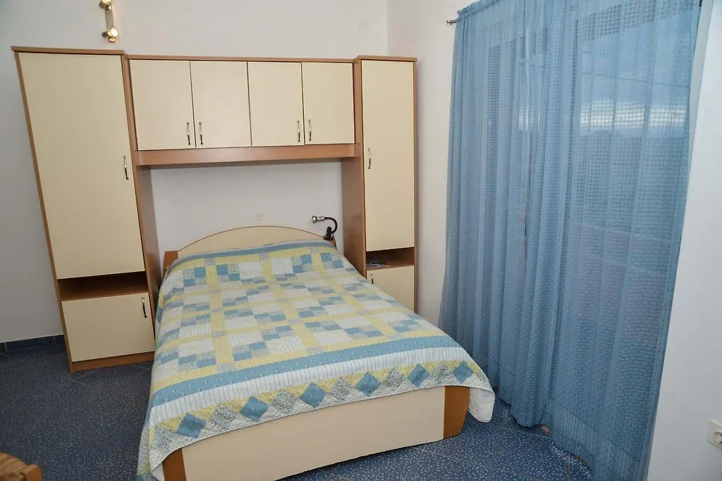 Apartments Lonic 0*, Kukljica Croatia