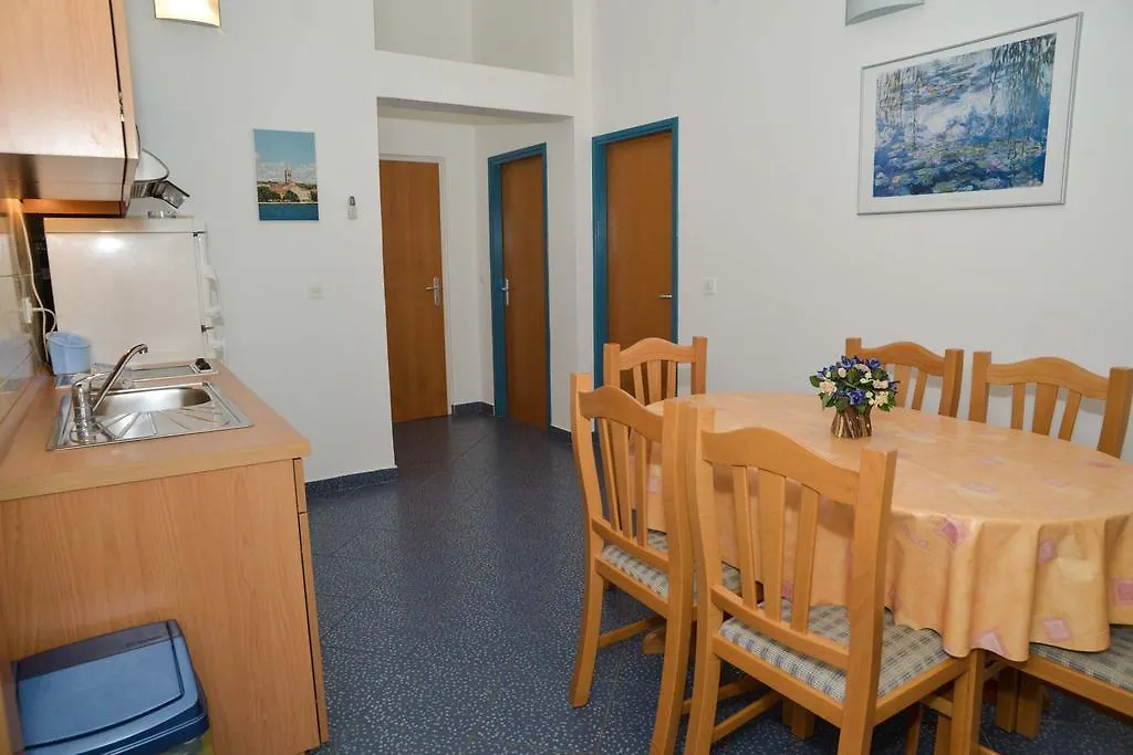 Apartments Lonic Kukljica 0*,  Croatia