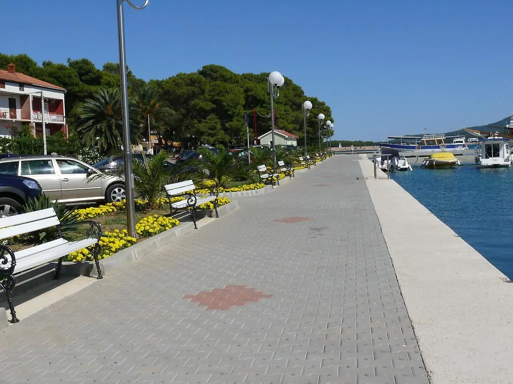 Apartments Lonic Kukljica