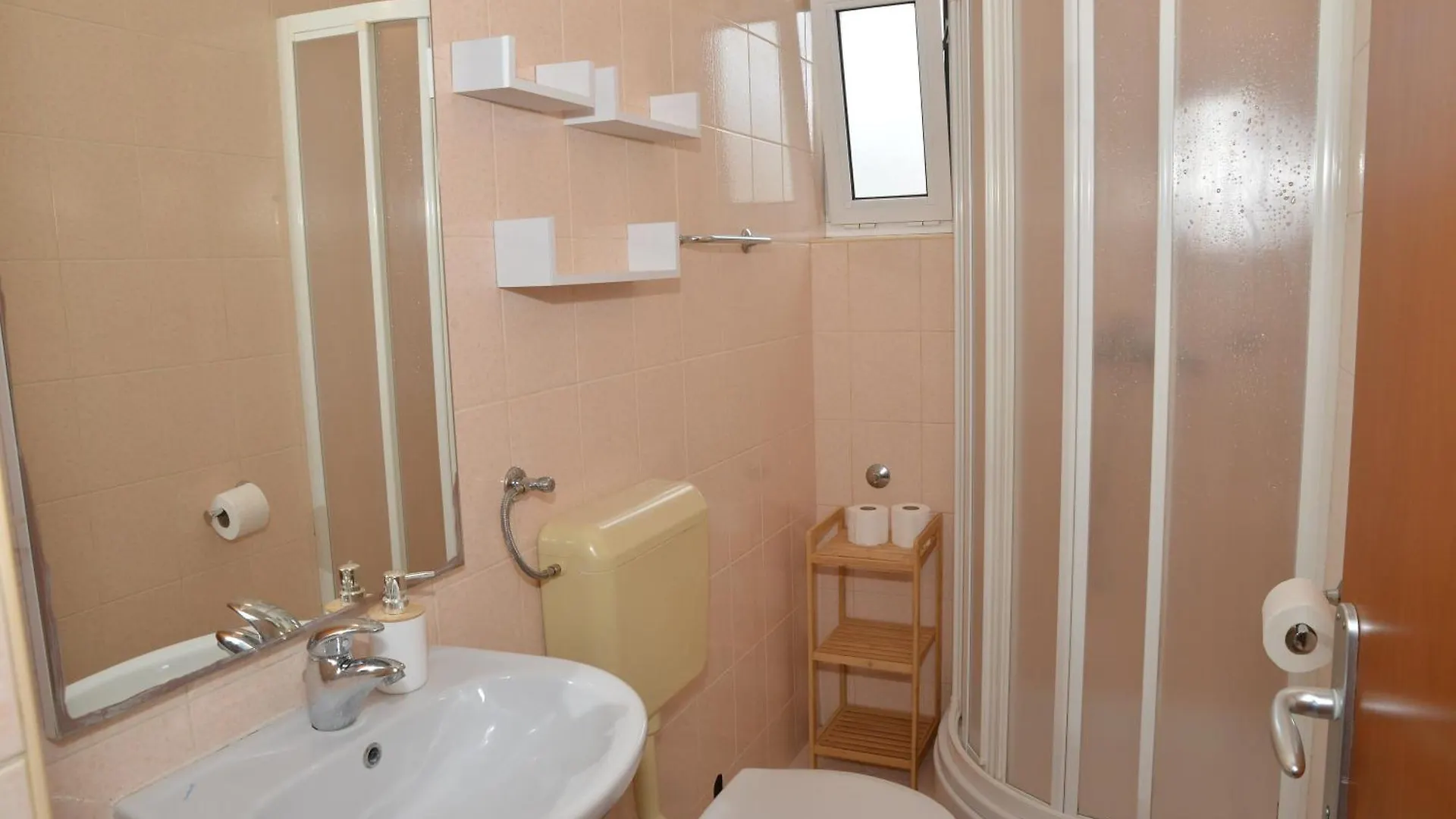 Apartments Lonic