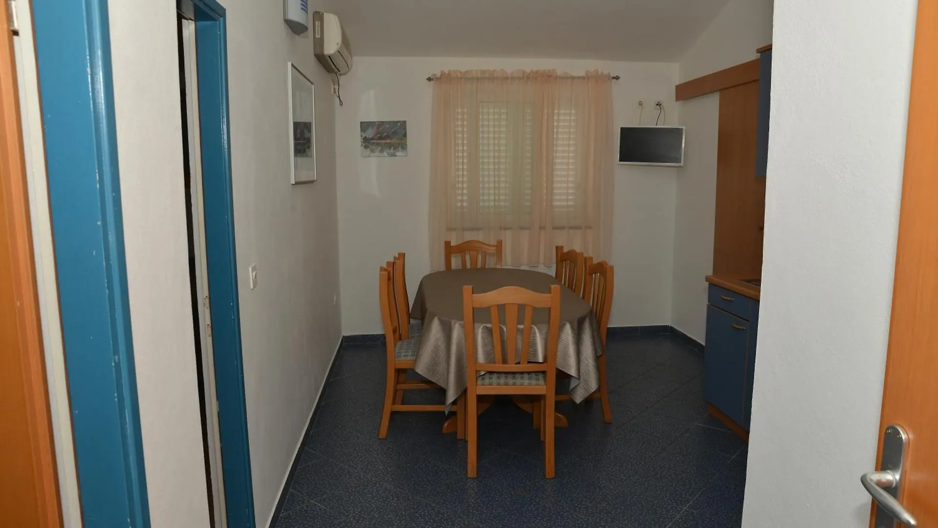 Apartments Lonic  Kukljica